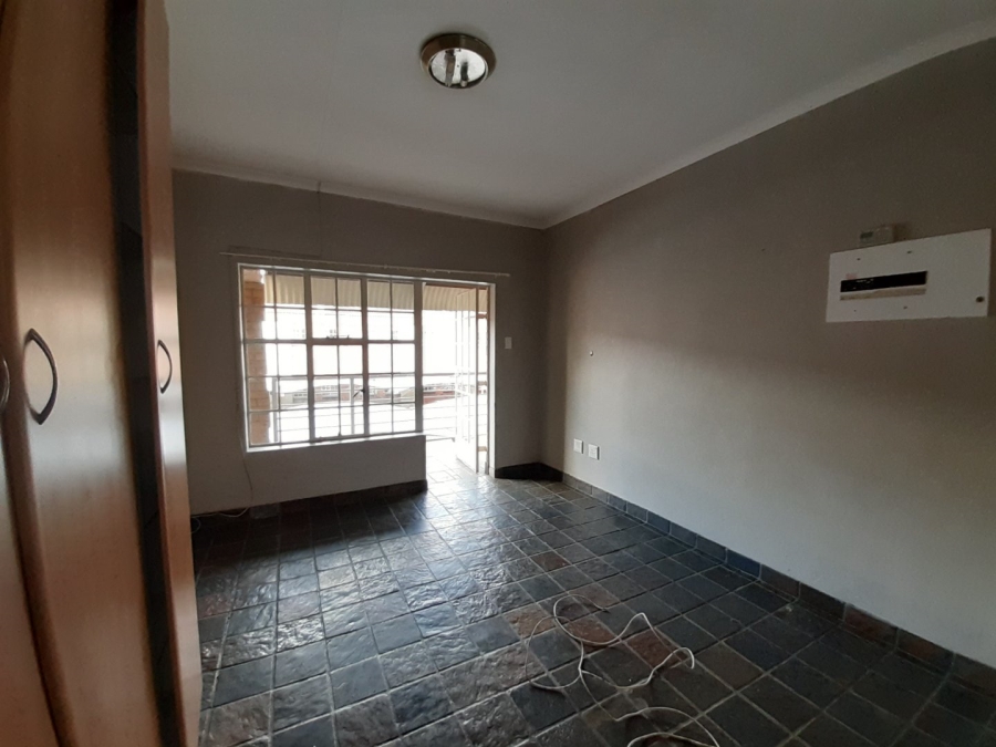 1 Bedroom Property for Sale in Dassie Rand North West